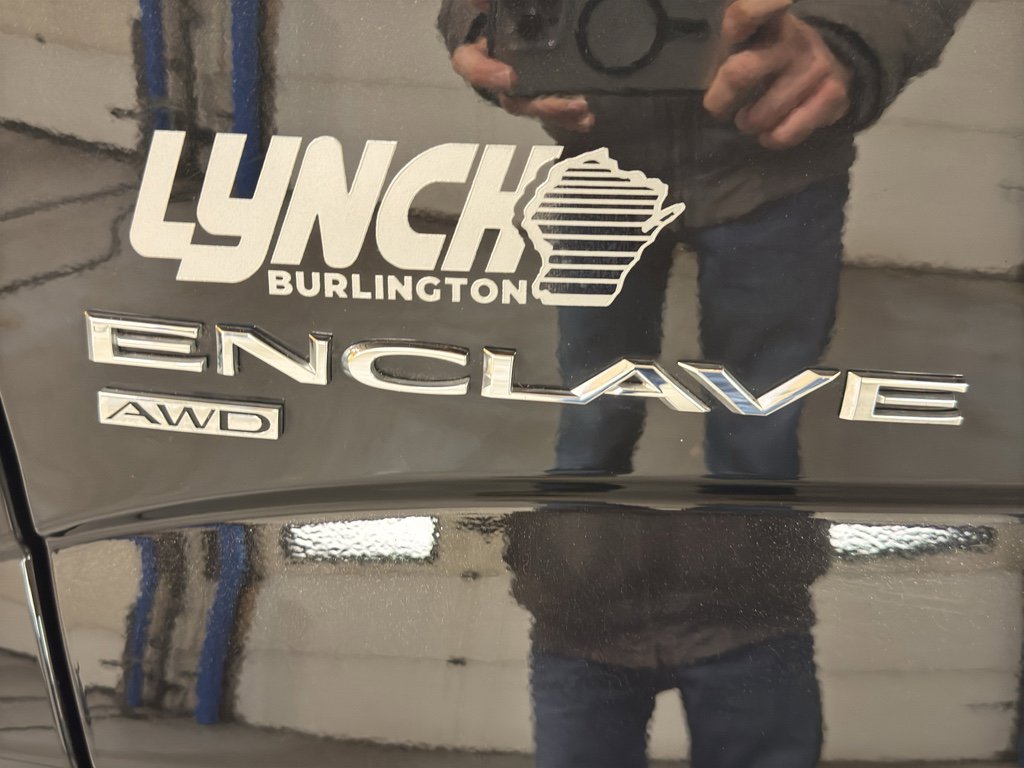 Used 2024 Buick Enclave Avenir image 10