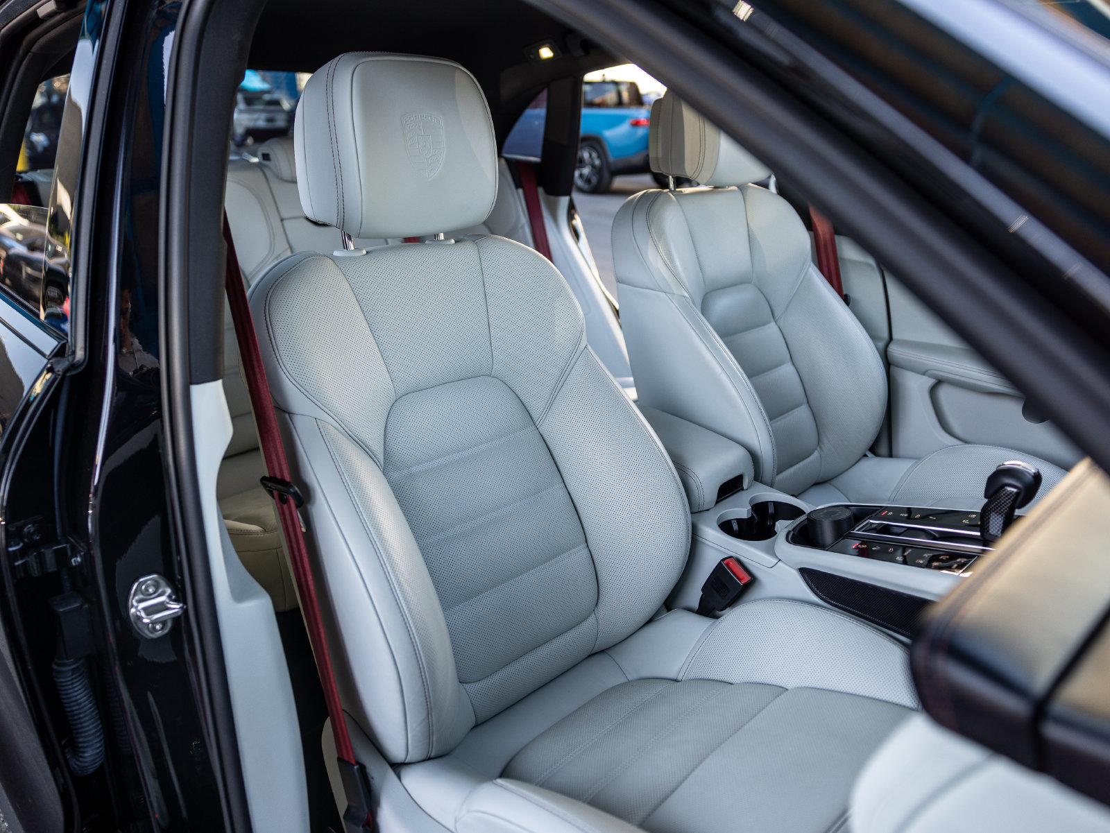 Certified 2024 Porsche Macan GTS AWD/4WD image 58