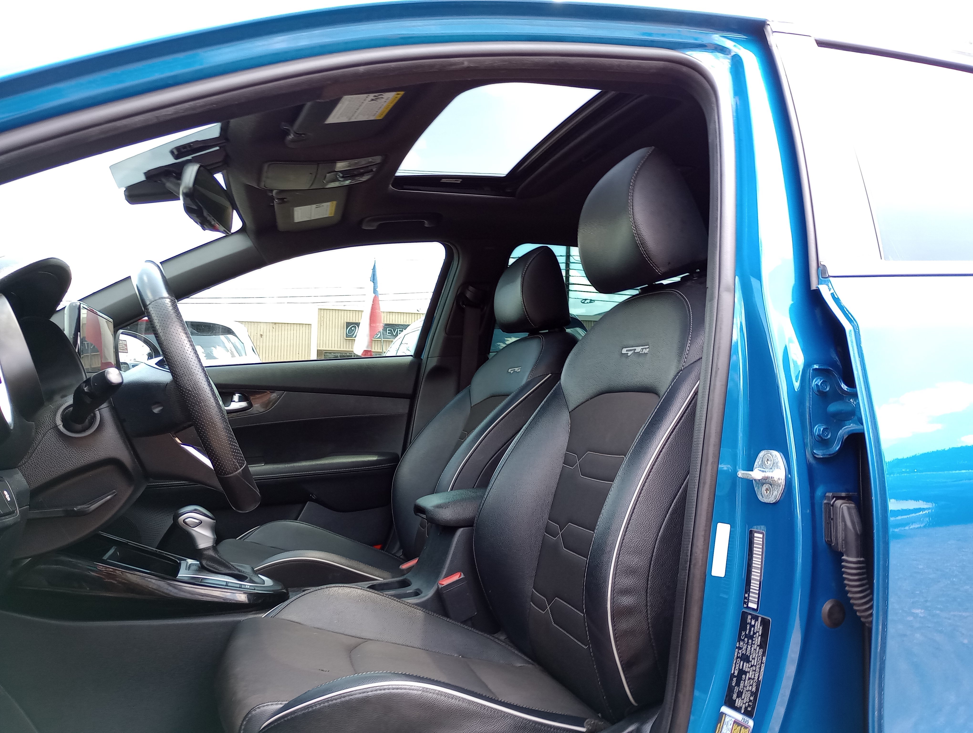 Used 2023 Kia Forte GT-Line w/ GT-Line Premium Package FWD image 10