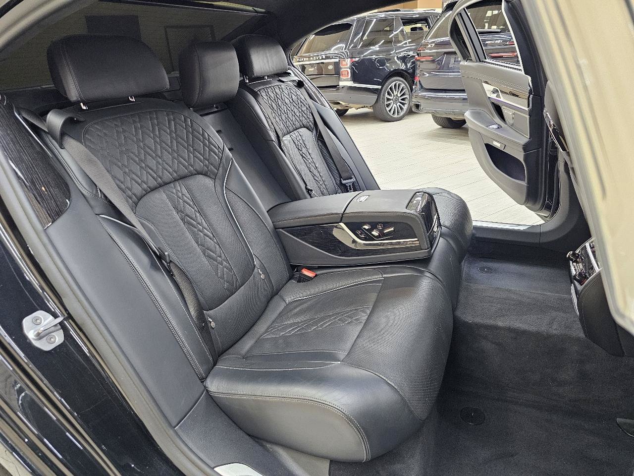 Used 2018 BMW M760i xDrive AWD/4WD image 23