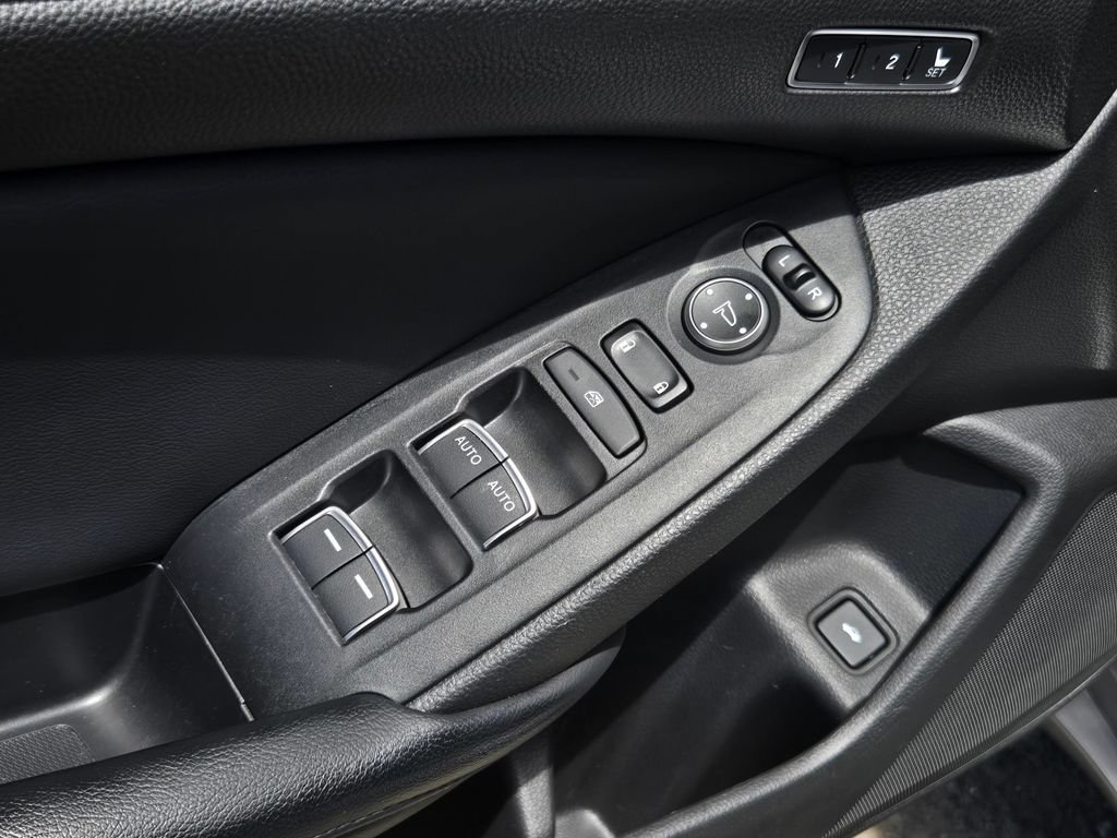 Used 2018 Honda Accord EX-L image 12