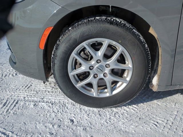 Used 2022 Chrysler Pacifica Touring-L image 10
