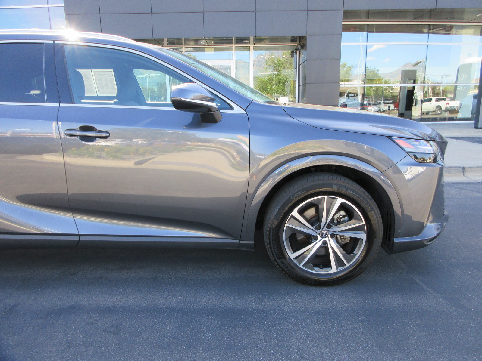 Used 2024 Lexus RX 350h w/ Accessory Package (Z1) AWD/4WD image 12