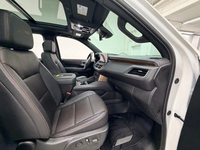 Certified 2024 Chevrolet Suburban High Country w/ Premium Package 2 AWD/4WD image 32