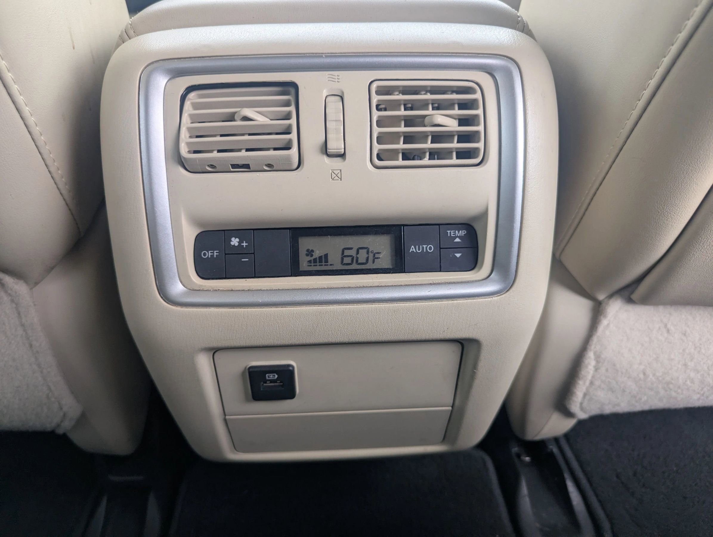 Used 2019 INFINITI QX60 Luxe w/ Essential Package image 18