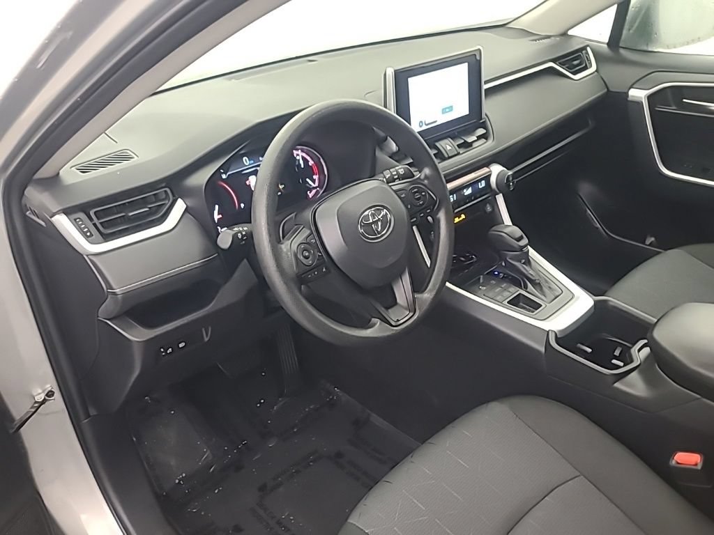 Used 2025 Toyota RAV4 XLE AWD/4WD image 24