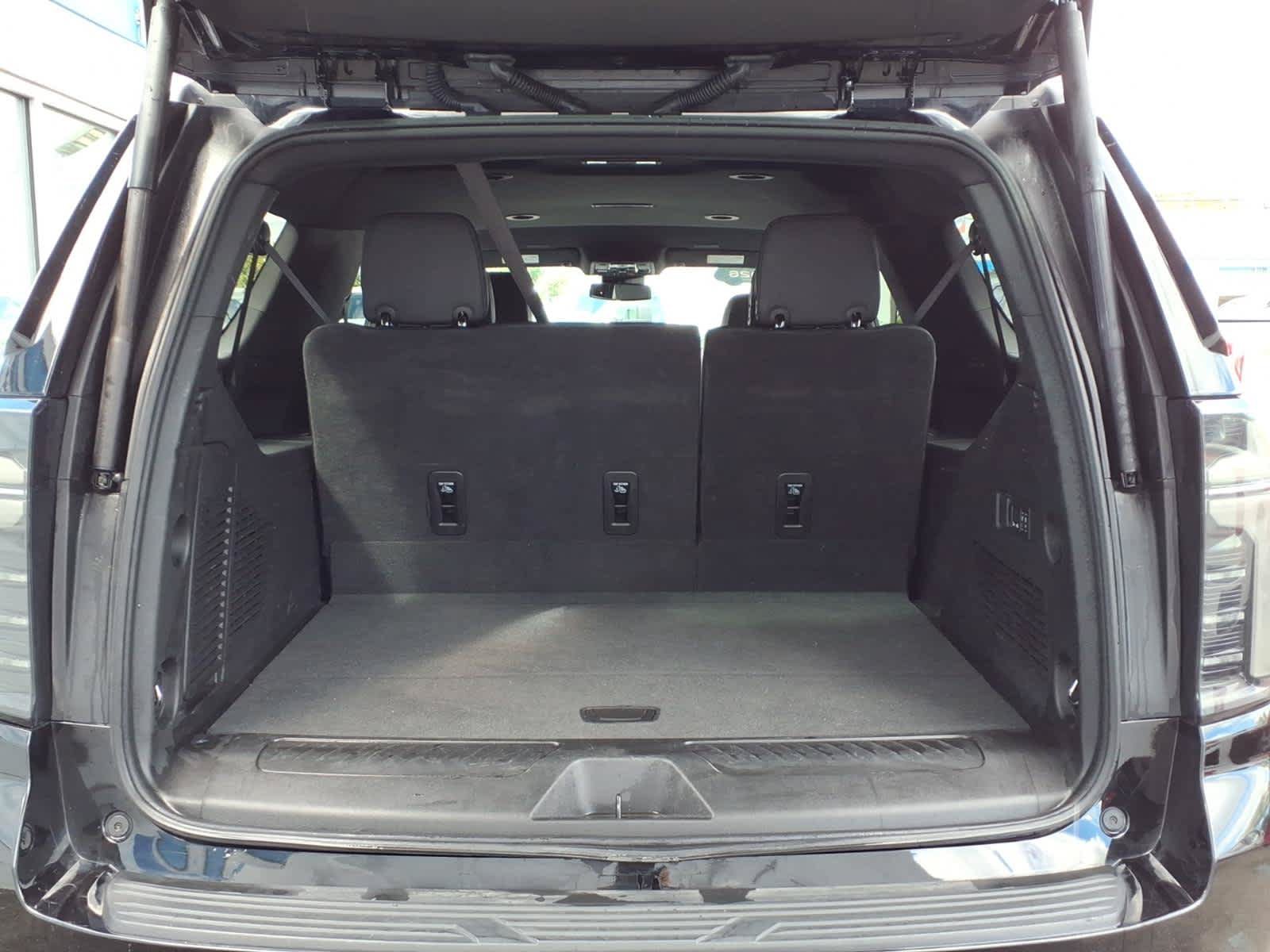 Used 2026 Chevrolet Suburban LT w/ Comfort Package AWD/4WD image 18