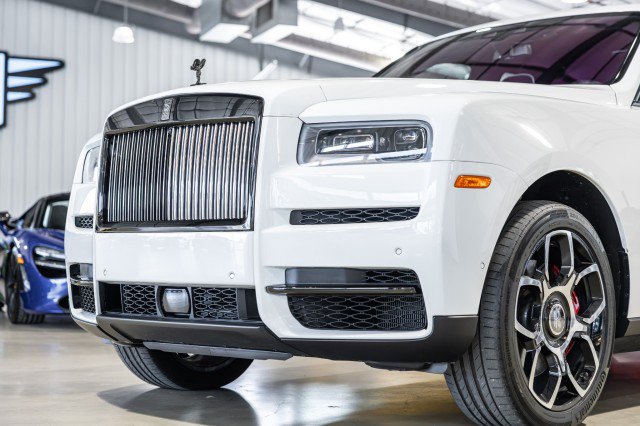 Used 2022 Rolls-Royce Cullinan Black Badge AWD/4WD image 14
