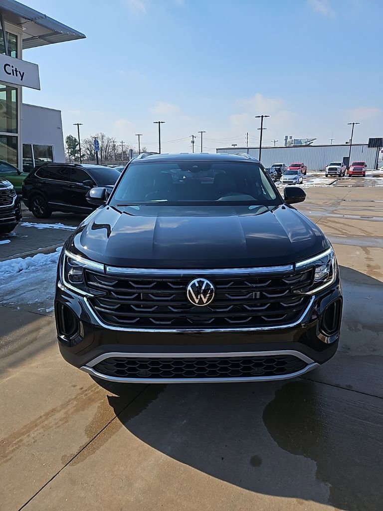 New 2026 Volkswagen Atlas Cross Sport SE image 2