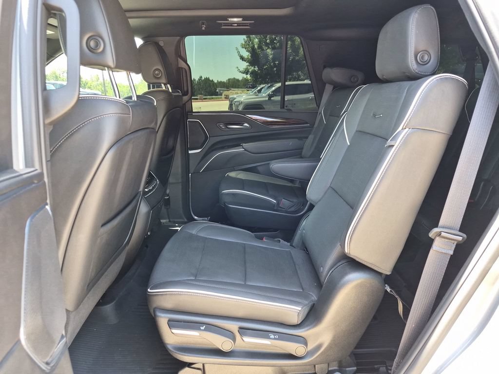 Used 2023 Cadillac Escalade Premium Luxury w/ LPO, Floor Liner Package AWD/4WD image 39