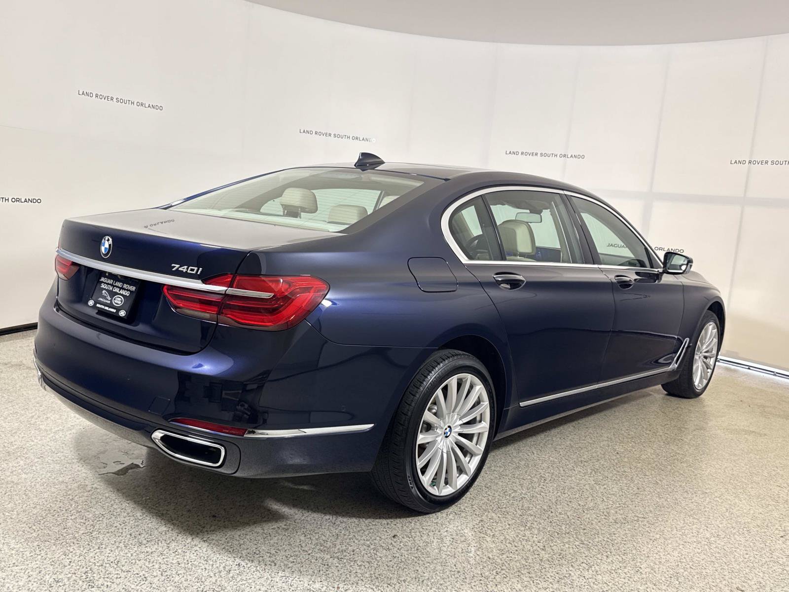 Used 2016 BMW 740i RWD image 5