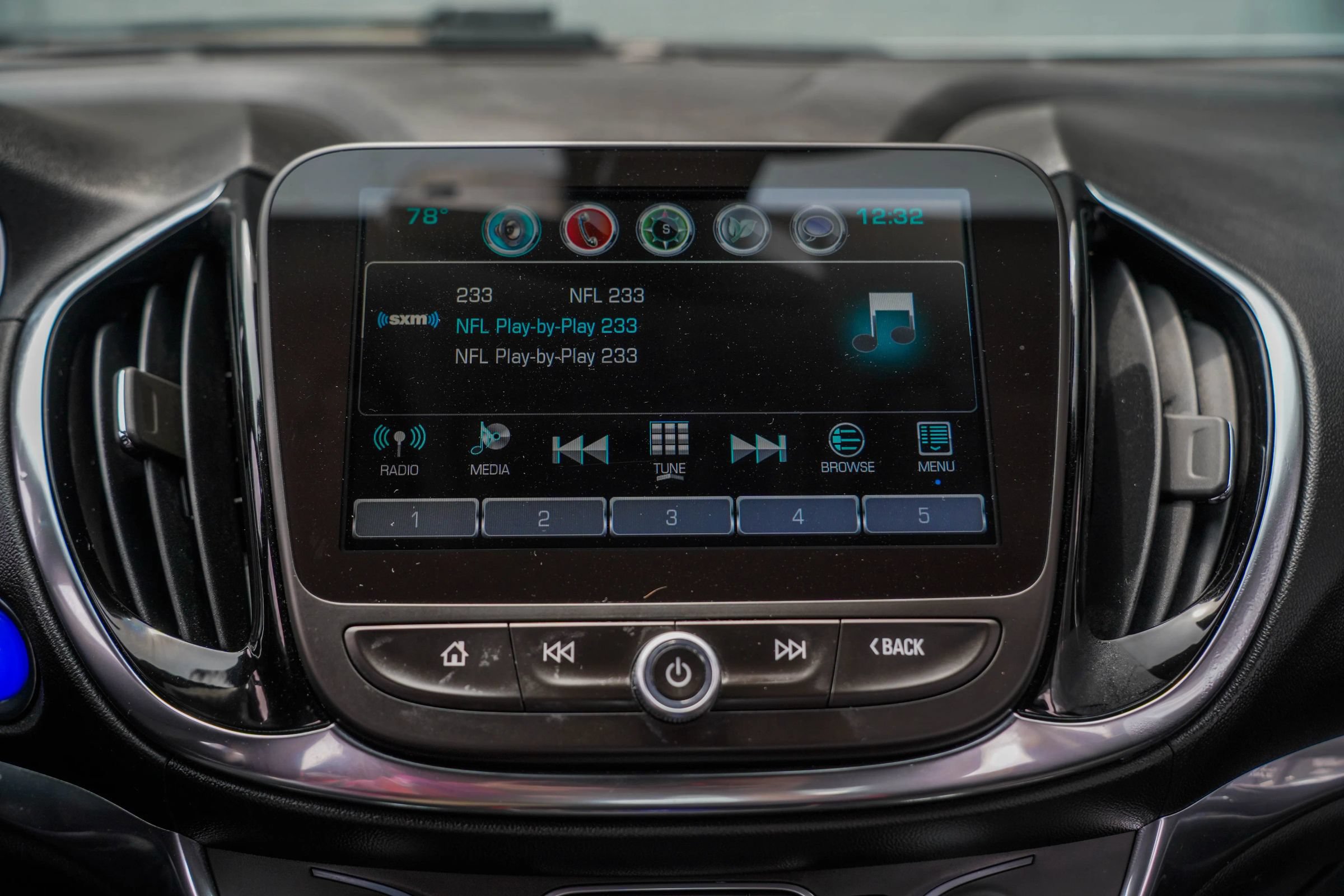 Used 2018 Chevrolet Volt Premier w/ Driver Confidence Package FWD image 20