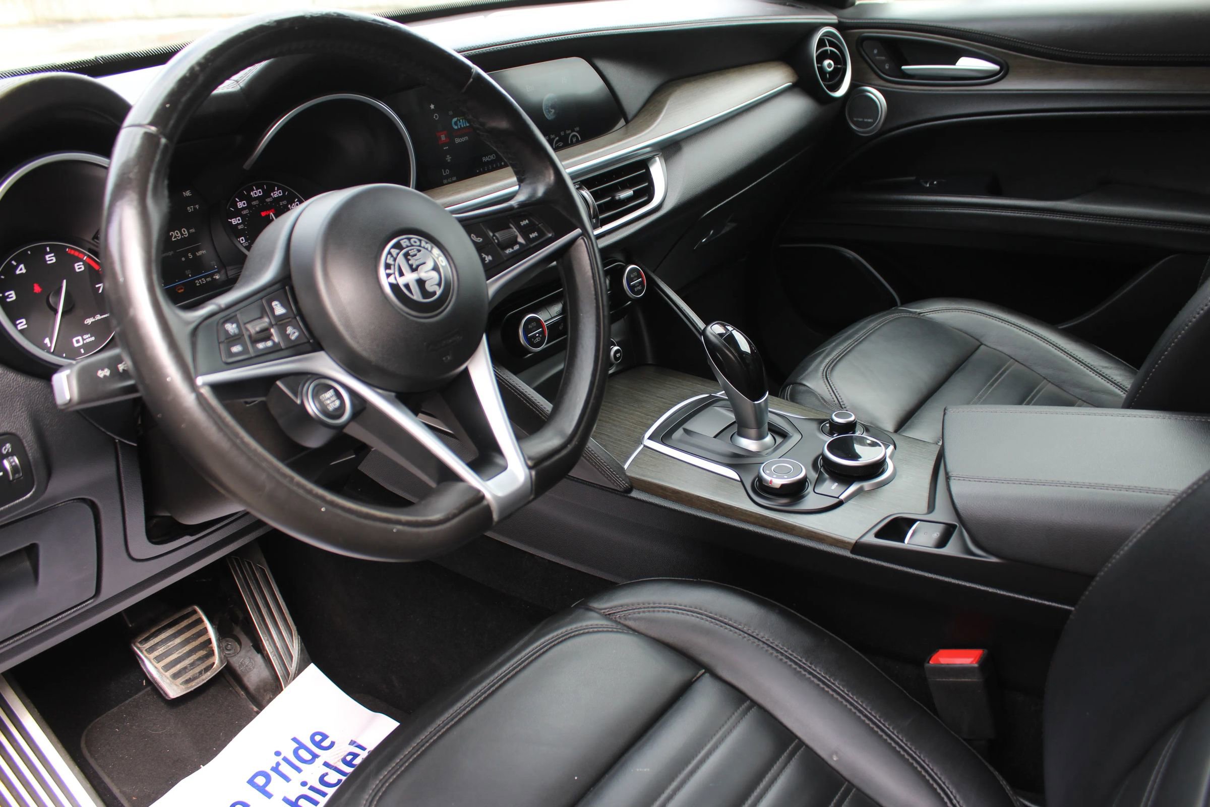 Used 2019 Alfa Romeo Stelvio Ti Lusso w/ Quick Order Package 22X Lusso AWD/4WD image 11