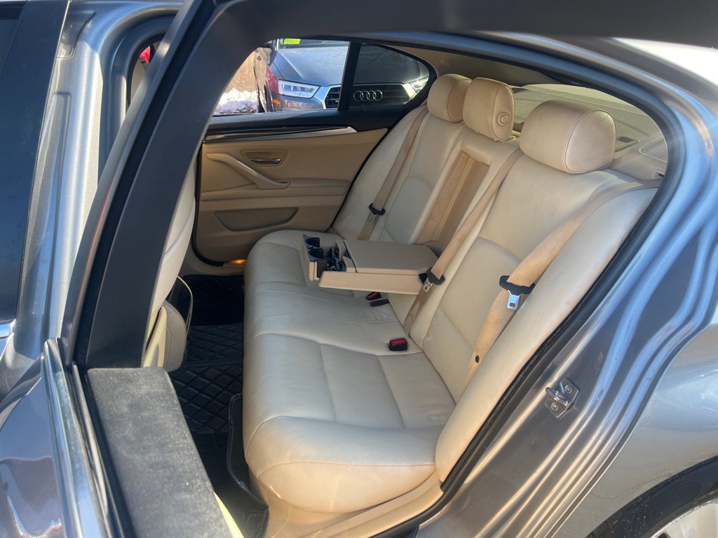 Used 2011 BMW 528i Sedan RWD image 16