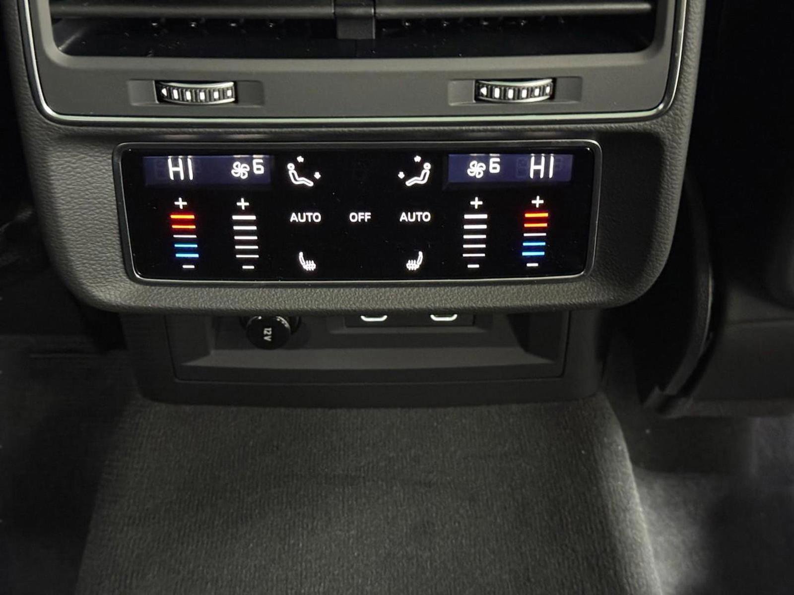 New 2026 Audi SQ8 Prestige image 11