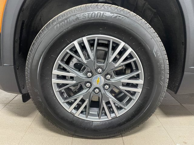 Used 2025 Chevrolet Traverse LT AWD/4WD image 7