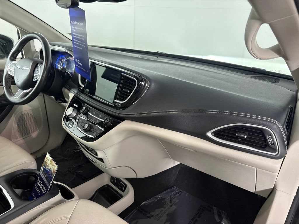 Used 2021 Chrysler Pacifica Touring-L AWD/4WD image 37