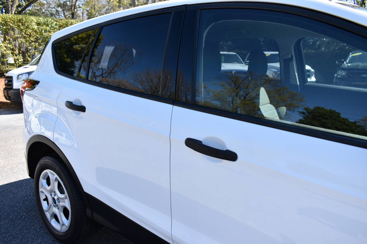 Used 2019 Ford Escape S image 33