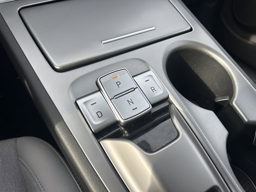 Used 2023 Hyundai Kona SE image 16