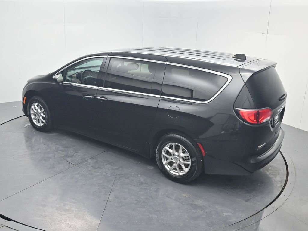 Used 2023 Chrysler Voyager LX image 53