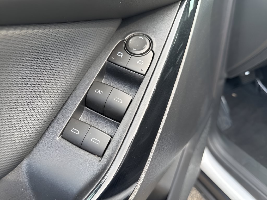 Used 2026 Chevrolet Equinox LT FWD image 29
