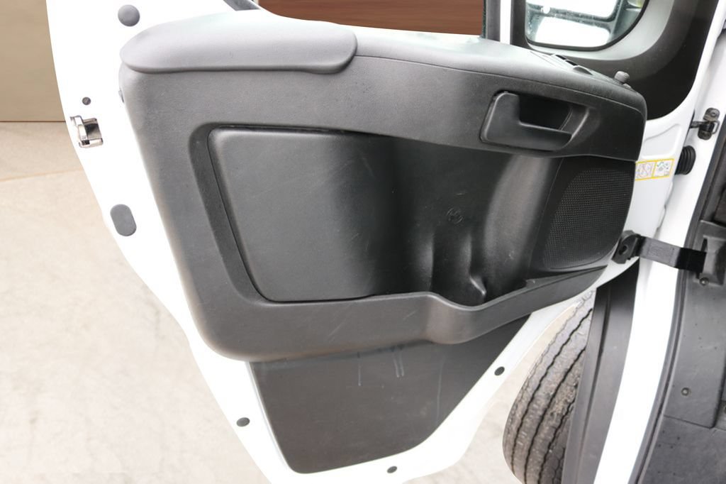 Used 2025 RAM ProMaster 2500 w/ Convenience Group FWD image 11