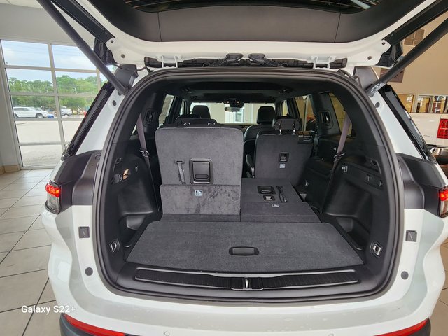 New 2024 Jeep Grand Cherokee L Altitude AWD/4WD image 12