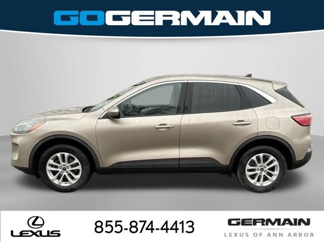 Used 2020 Ford Escape SE image 3