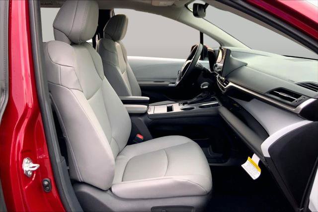 Certified 2026 Toyota Sienna XLE FWD image 9