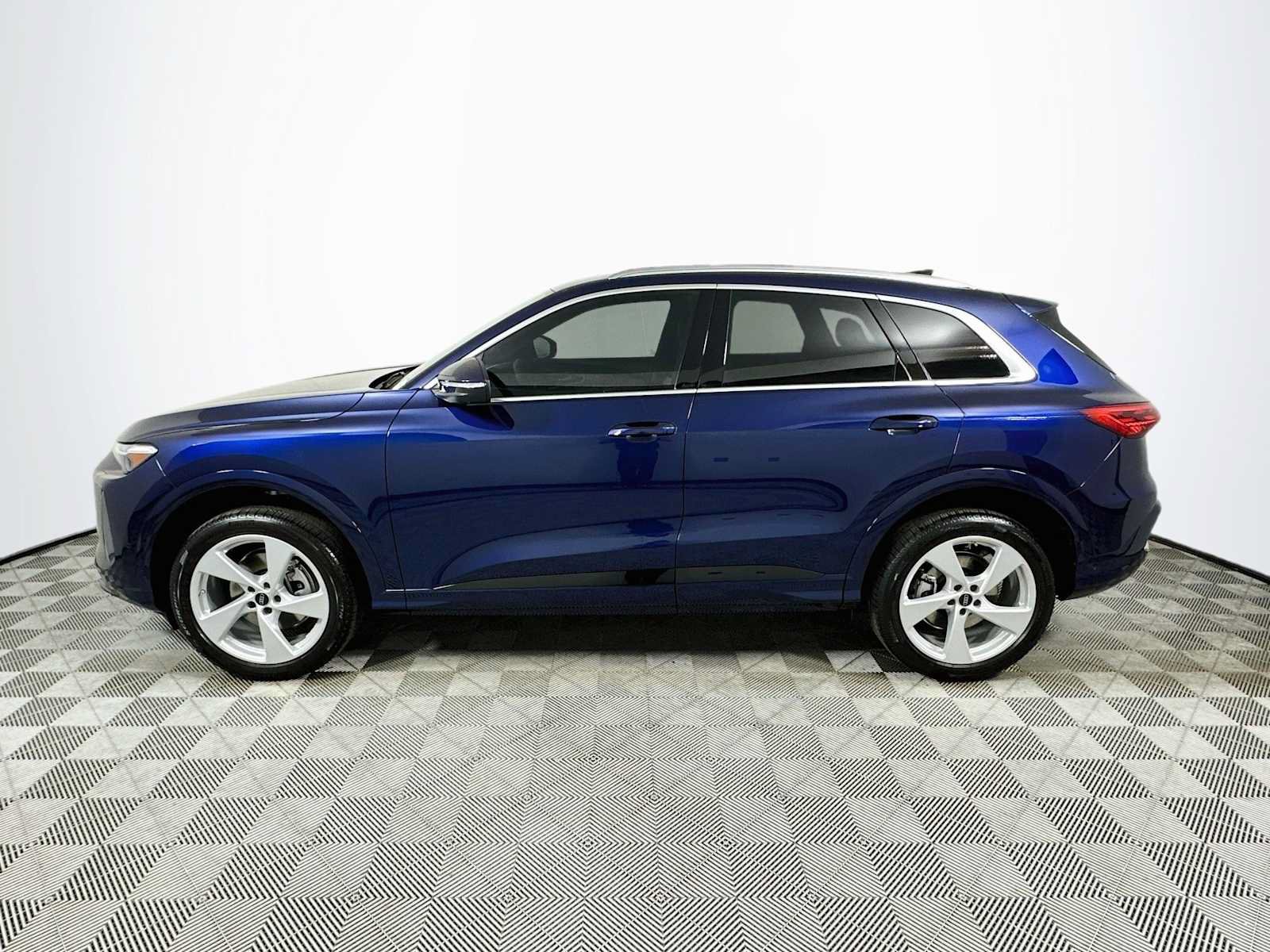 New 2026 Audi Q5 Premium Plus AWD/4WD image 4