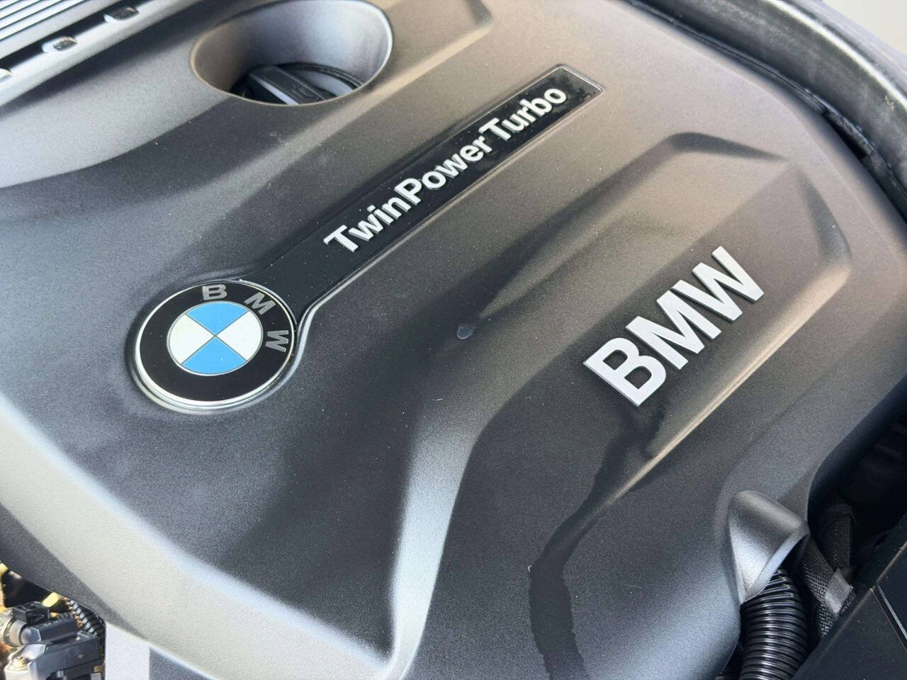 Used 2017 BMW 330i xDrive Wagon AWD/4WD image 12