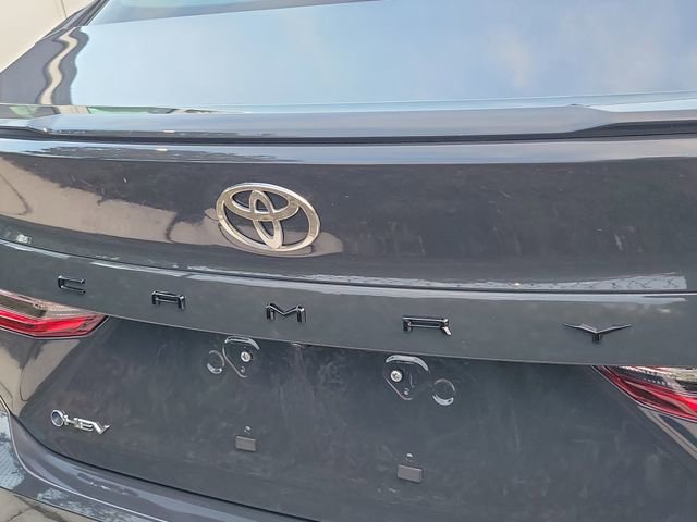 Used 2025 Toyota Camry SE FWD image 5