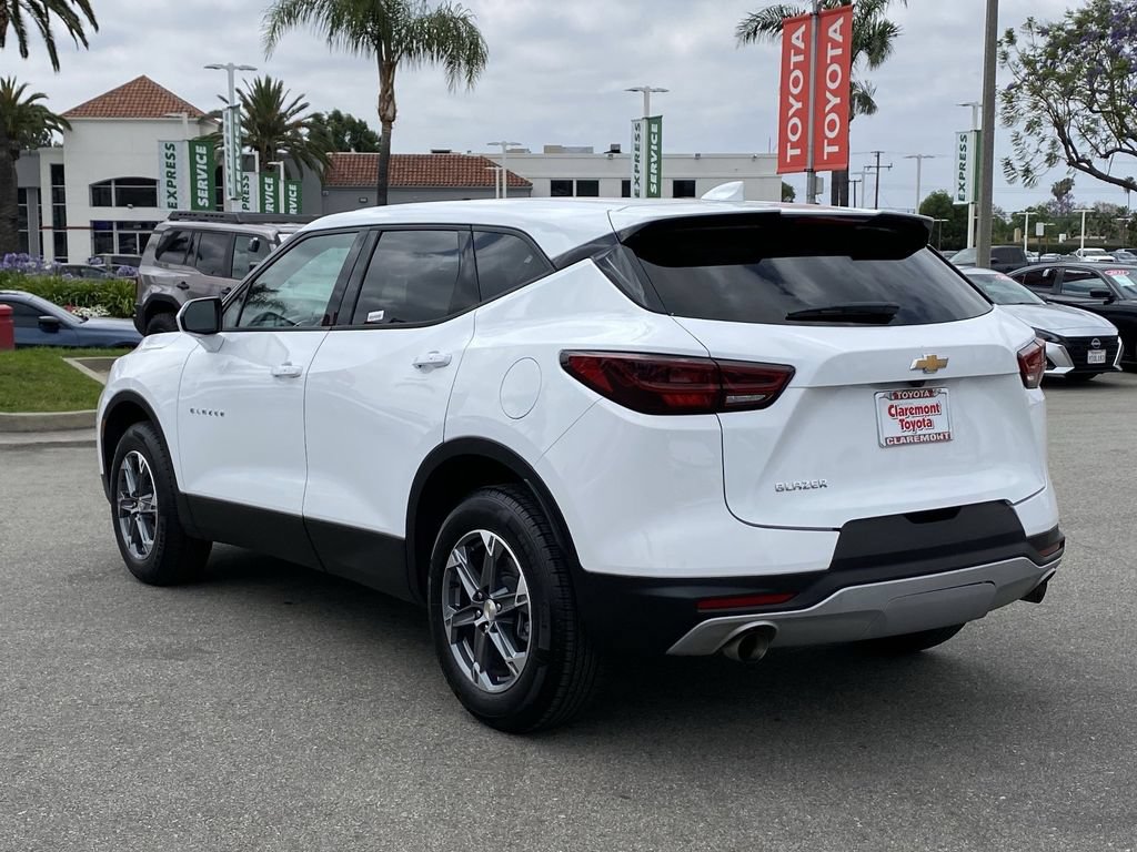 Used 2025 Chevrolet Blazer LT FWD image 41