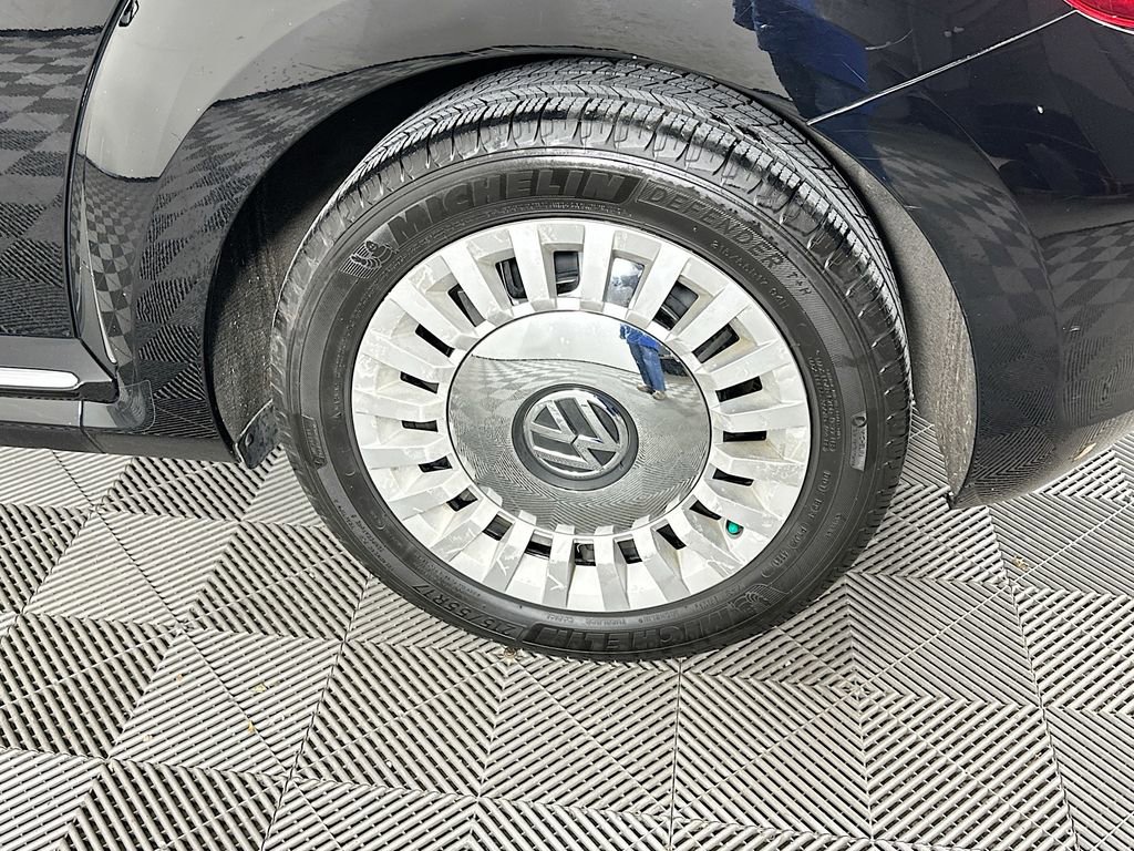 Used 2014 Volkswagen Beetle 2.5 image 34