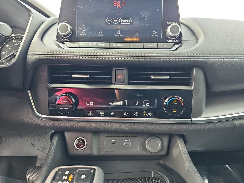 Used 2023 Nissan Rogue SV FWD image 23
