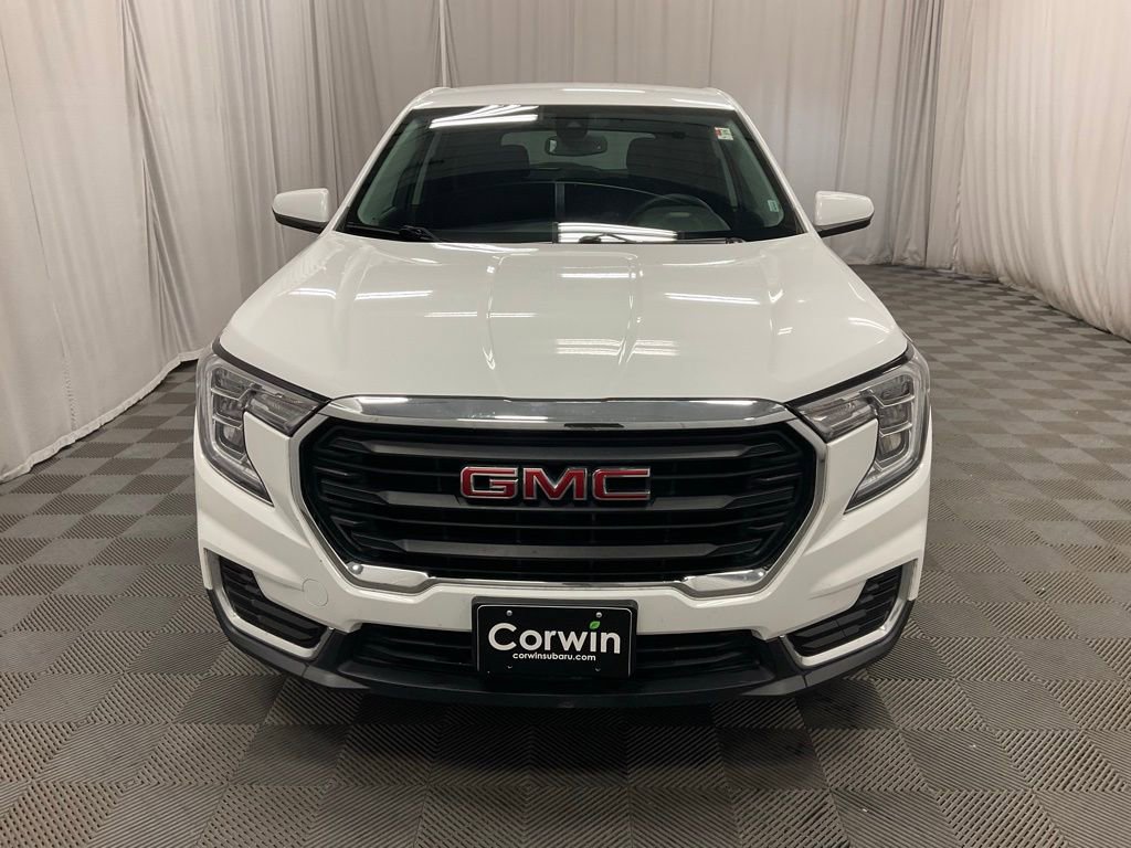 Used 2024 GMC Terrain SLE image 10
