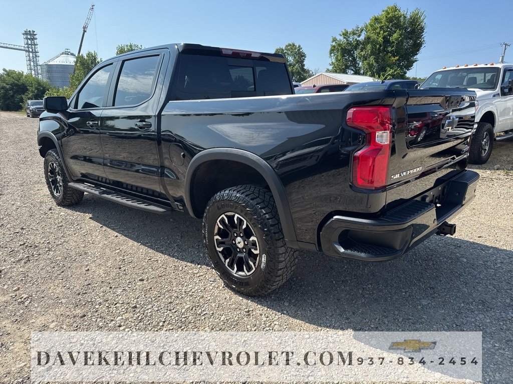 Used 2022 Chevrolet Silverado 1500 ZR2 w/ Technology Package image 3