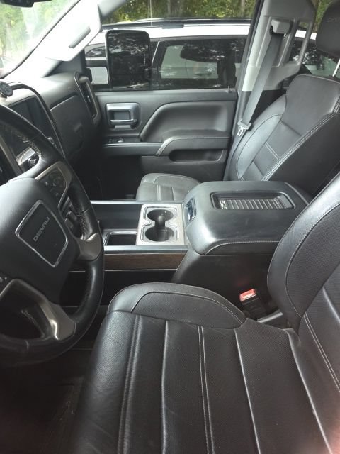 Used 2018 GMC Sierra 2500 Denali w/ Duramax Plus Package AWD/4WD image 9