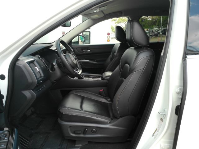 Used 2022 Nissan Pathfinder SL w/ SL Black Package image 15
