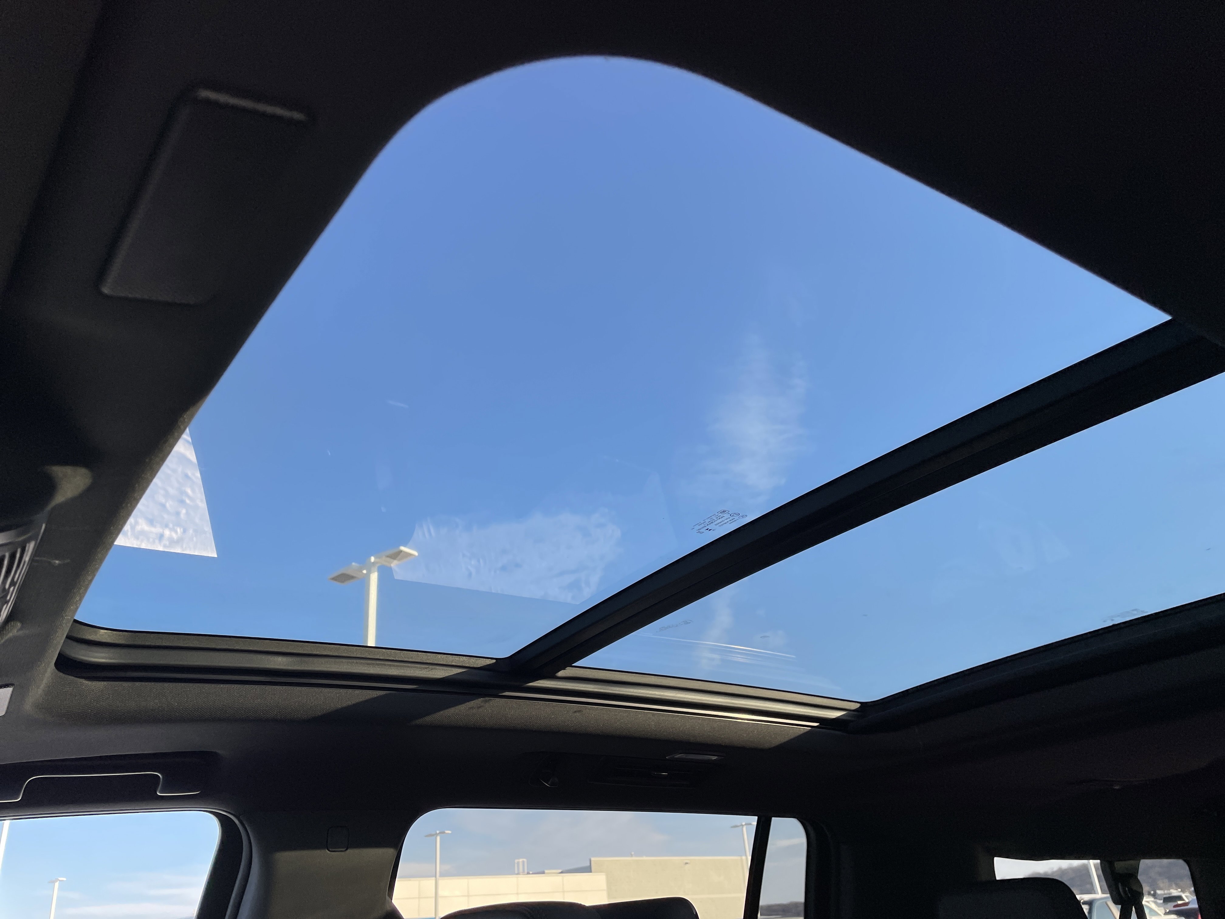 Certified 2025 Chevrolet Suburban High Country image 17