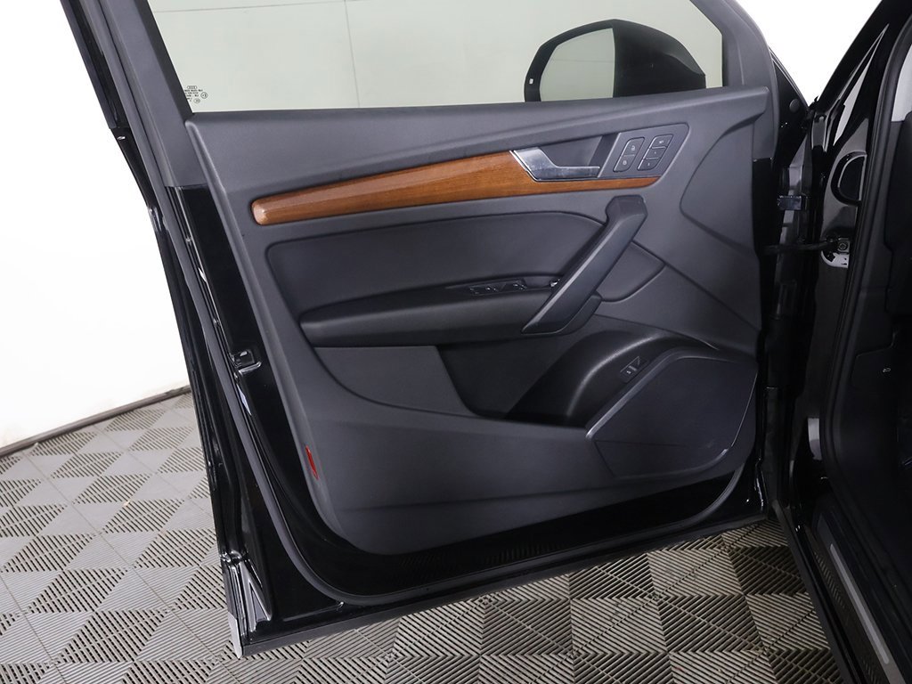 Used 2023 Audi Q5 2.0T Premium w/ Convenience Package image 22