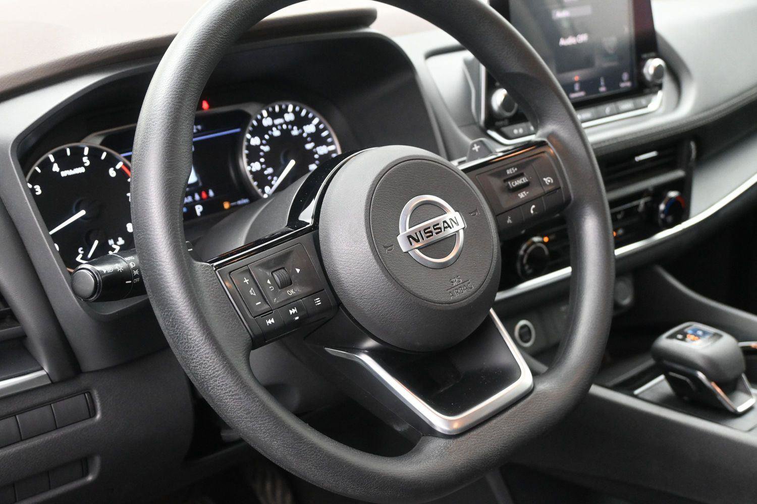 Used 2021 Nissan Rogue S AWD/4WD image 6