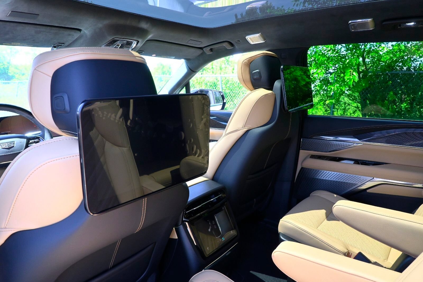 New 2025 Cadillac Escalade IQ Luxury 2 AWD/4WD image 30