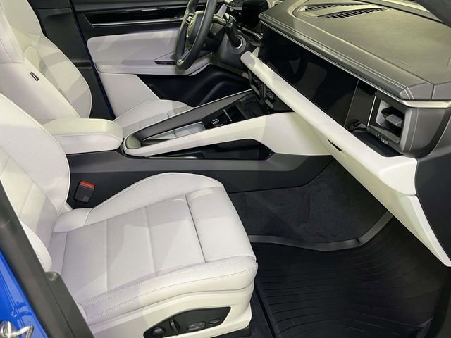 New 2026 Porsche Macan 4 Electric AWD/4WD image 23