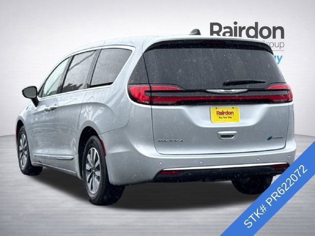 Used 2023 Chrysler Pacifica Limited FWD image 4