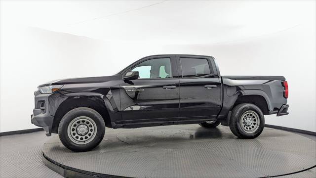 Used 2024 Chevrolet Colorado W/T RWD image 3