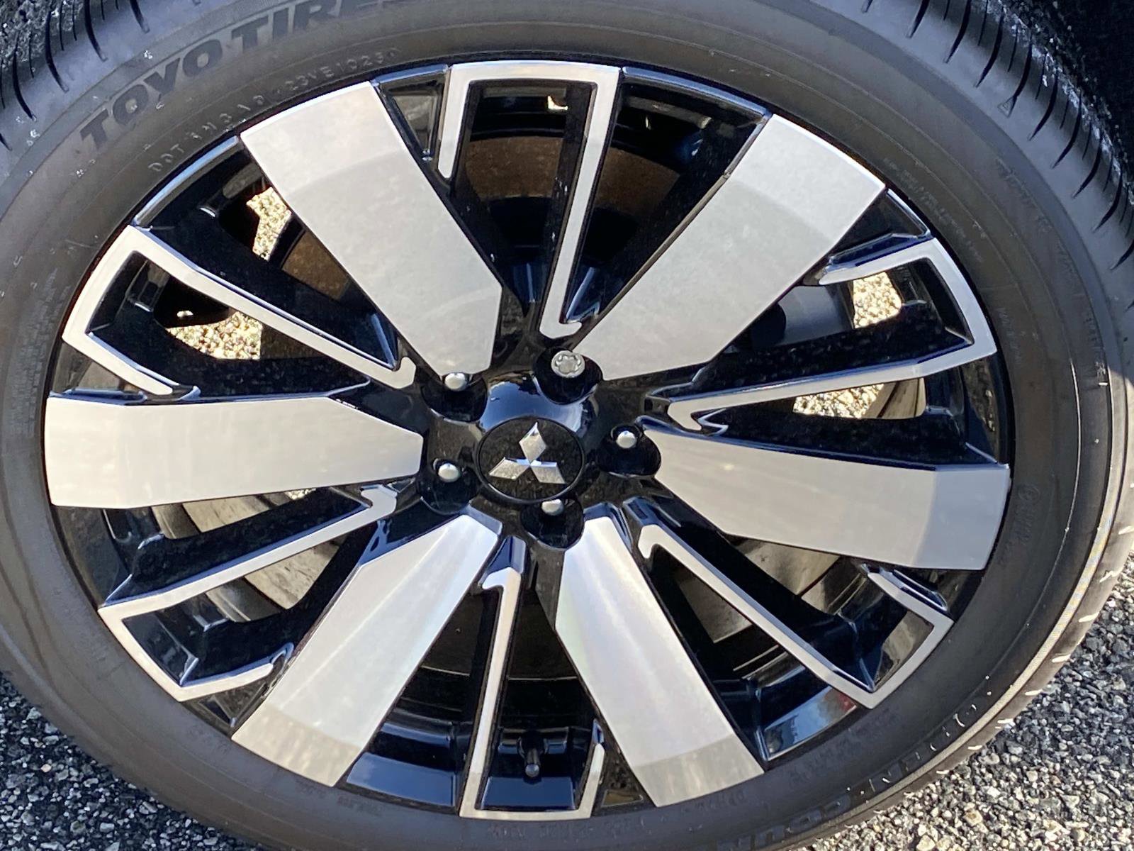 New 2025 Mitsubishi Outlander AWD image 5