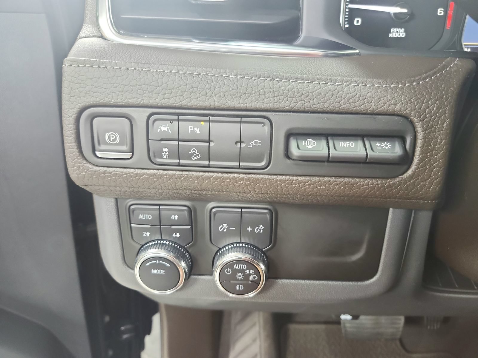 Used 2021 GMC Yukon XL Denali AWD/4WD image 27