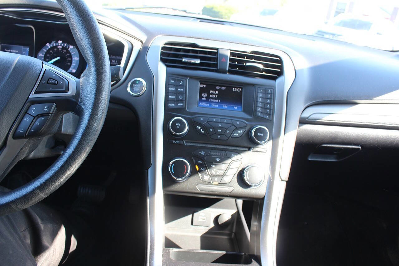 Used 2018 Ford Fusion S image 12