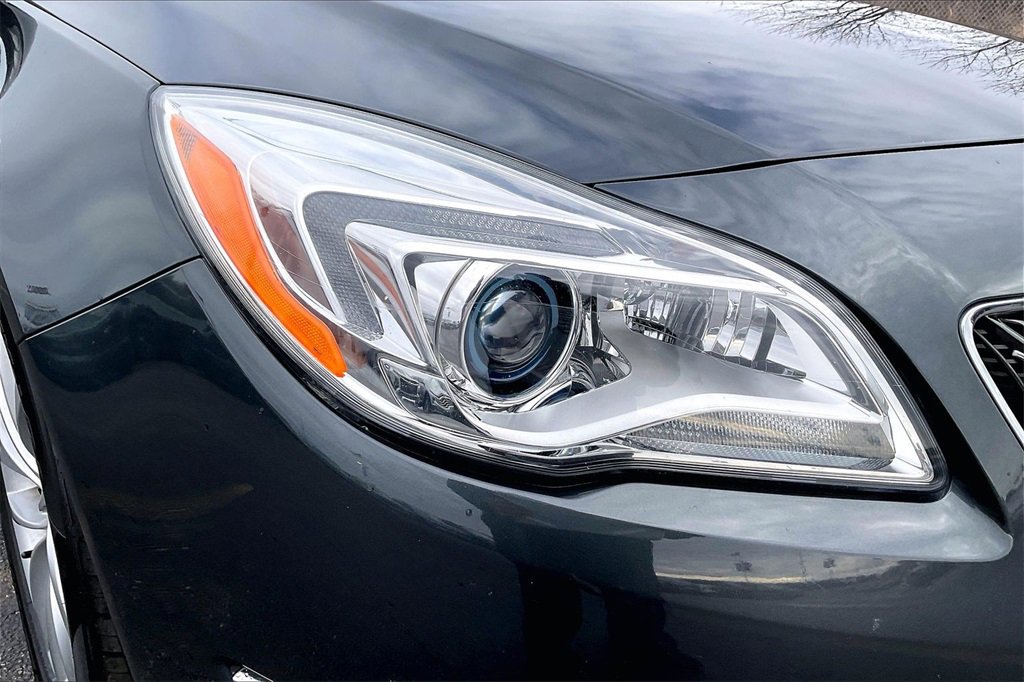 Used 2017 Buick Regal Premium image 32